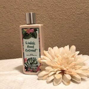 NWT Bath & Body Works Waikiki Beach Coconut with Tahitian Monoi Oil Lotion